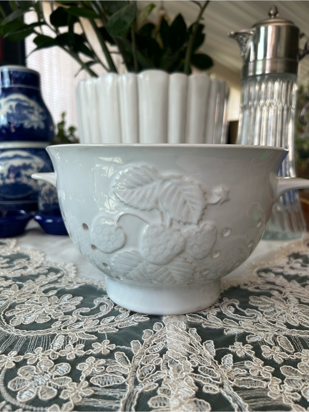 Vintage White Ceramic Fruit-Berry colander berry Bowl - Classic Home Art